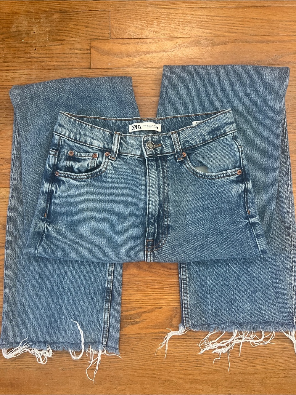 Zara “The 90’s Full Length” High Rise Wide Leg Raw Hem Blue Jeans Sz 2